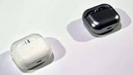 Samsung Galaxy Buds 3 Pro - white and Black